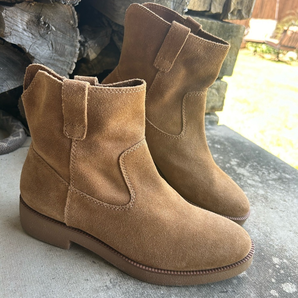 Lucky Brand Rhetty leather suede pull on booties in caramel tan NWOB Sz-9M.  Q